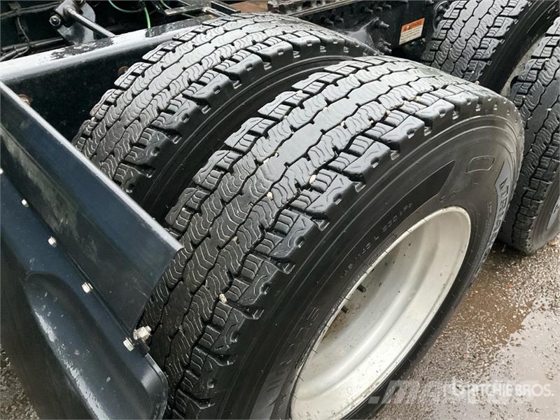Freightliner Cascadia 126 Truck Tractor Units