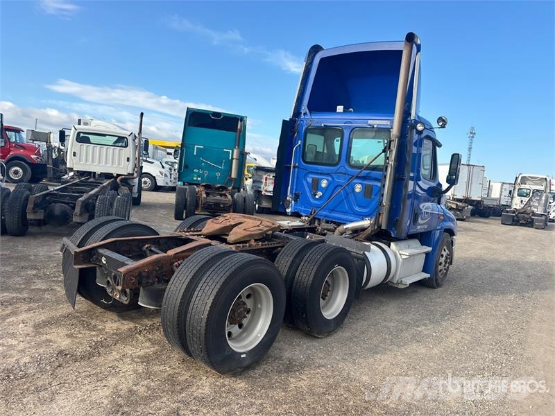 Freightliner Cascadia 125 Vetopöytäautot