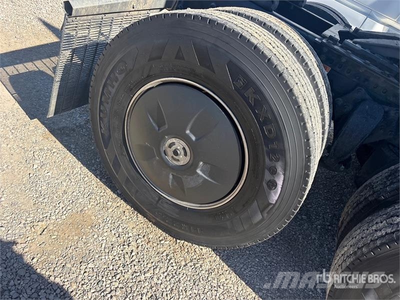 Freightliner Cascadia 126 Trekkers