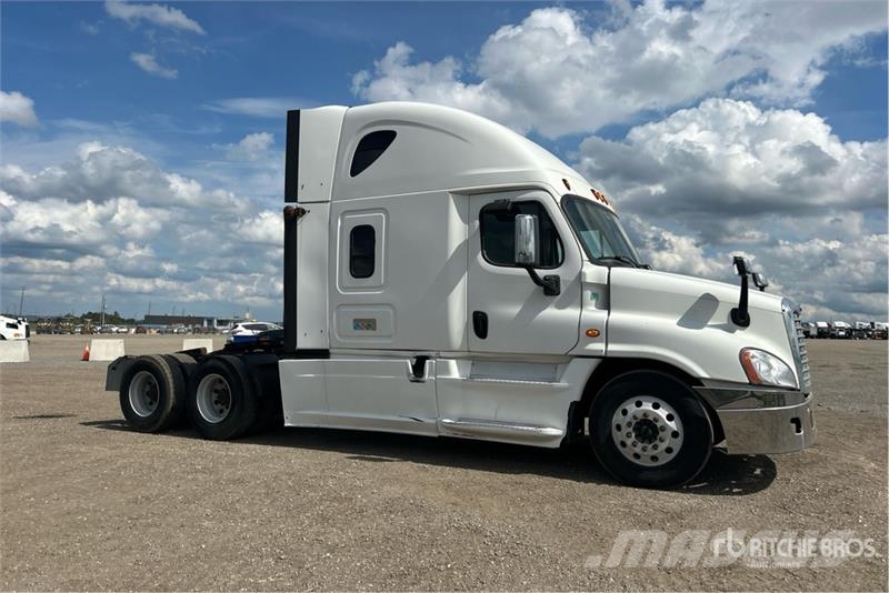Freightliner Cascadia 125 6x4 T/A Sleeper Truck Tractor Truck Tractor Units