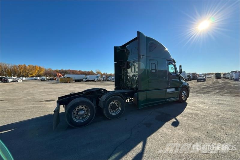 Freightliner Cascadia 126 6x4 T/A Sleeper Truck Tractor Sattelzugmaschinen