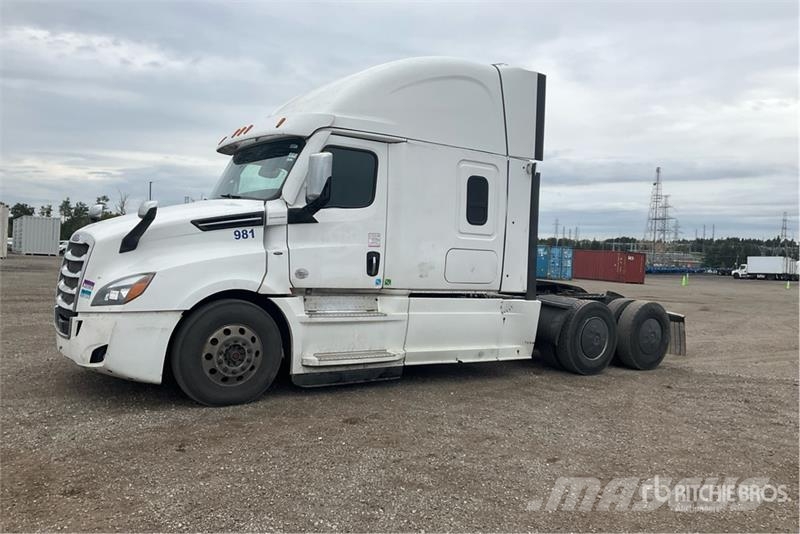 Freightliner Cascadia 126 6x4 T/A Sleeper Truck Tractor Traktorske jedinice