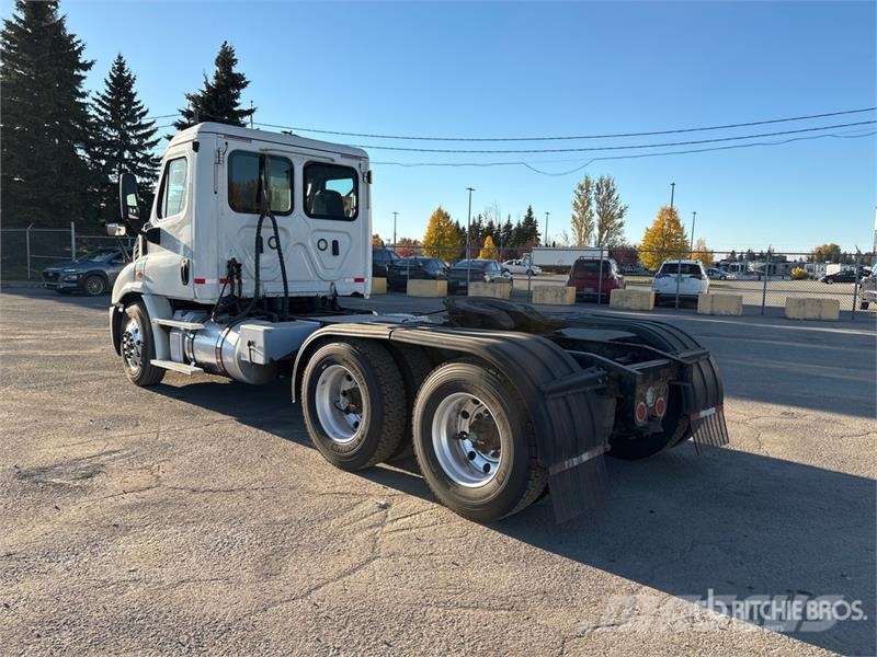 Freightliner Cascadia 113 وحدات الجر