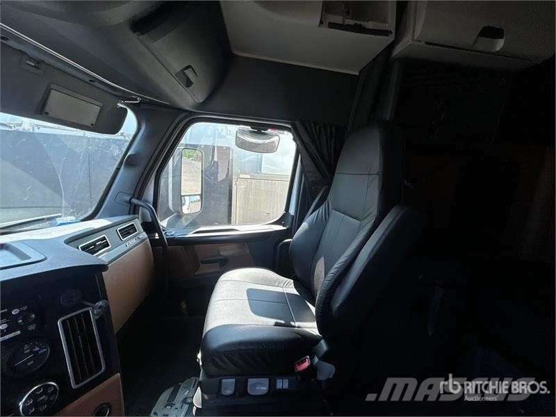 Freightliner Cascadia 126 Tractor Units