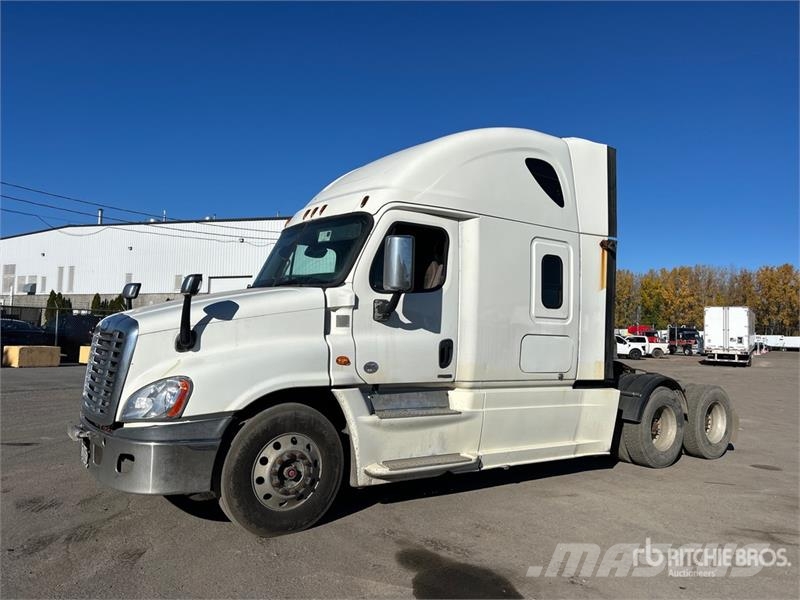 Freightliner Cascadia 125 6x4 T/A Sleeper Truck Tractor Sattelzugmaschinen