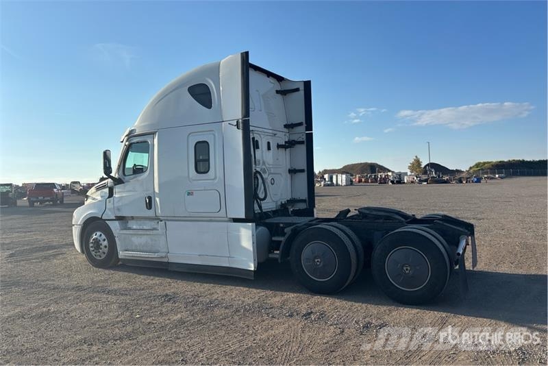 Freightliner Cascadia 126 6x4 T/A Sleeper Truck Tractor Tracteur routier