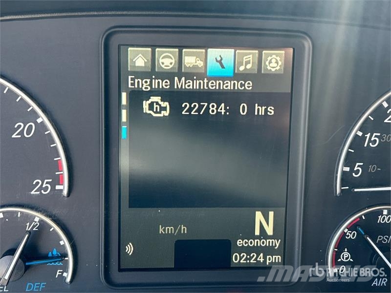 Freightliner Cascadia 126 6x4 T/A Sleeper Truck Tractor وحدات الجر