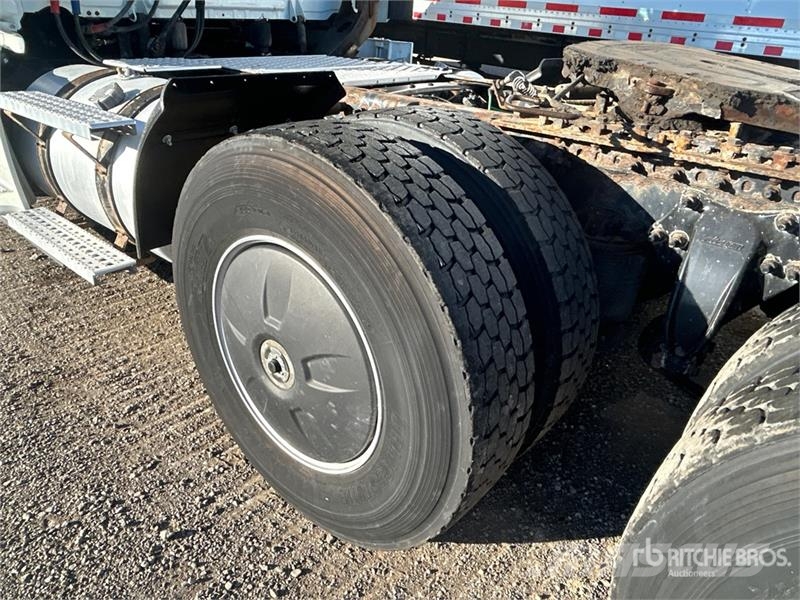Freightliner Cascadia 125 Vetopöytäautot