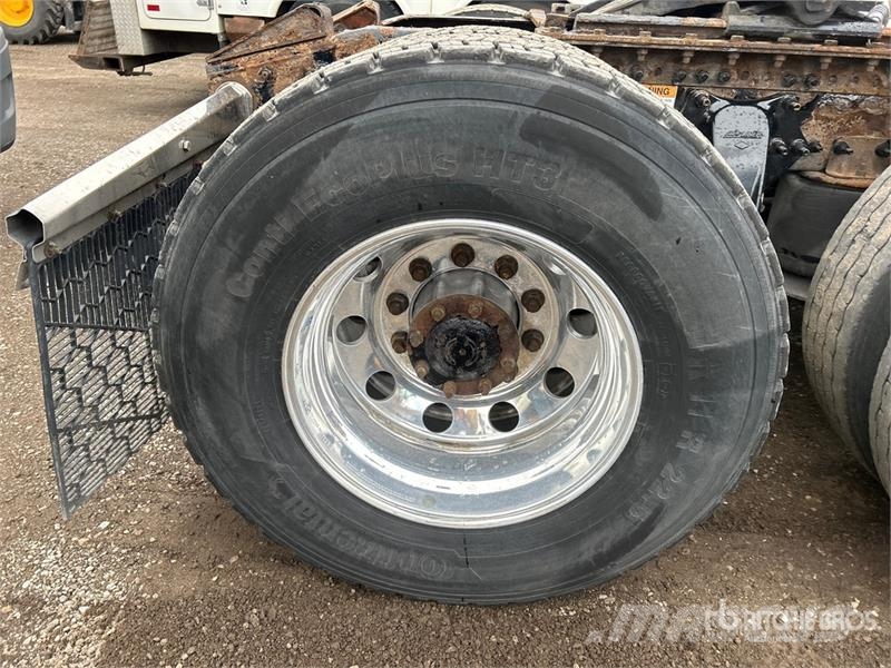 Freightliner Cascadia 126 6x4 T/A Sleeper Truck Tractor Cavalos mecânicos