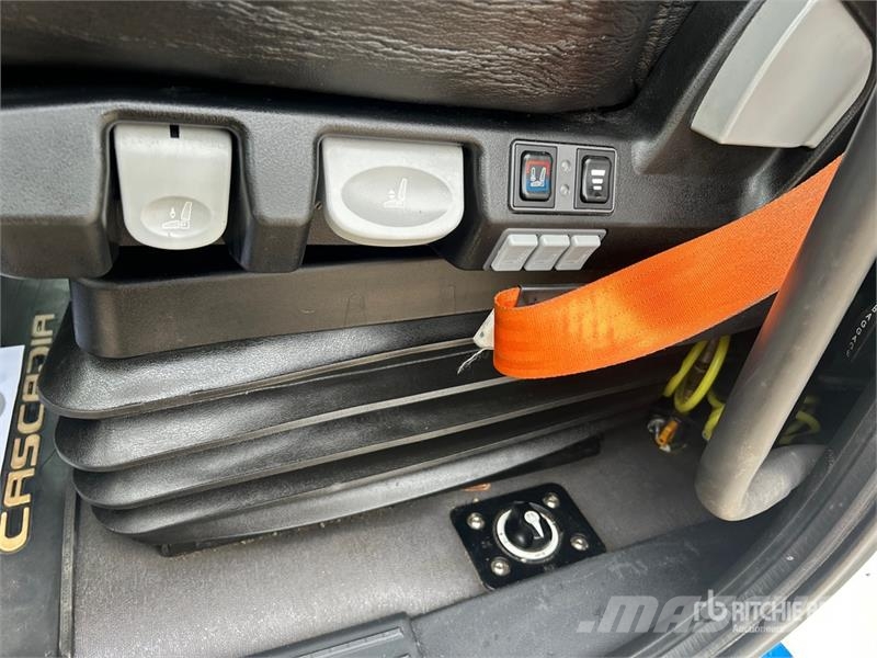 Freightliner Cascadia 126 وحدات الجر
