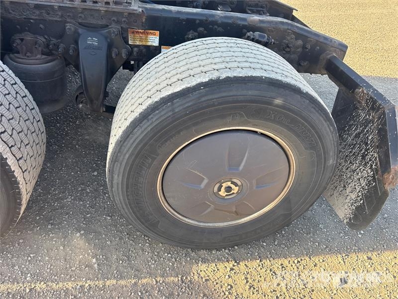 Freightliner Cascadia 126 Vetopöytäautot