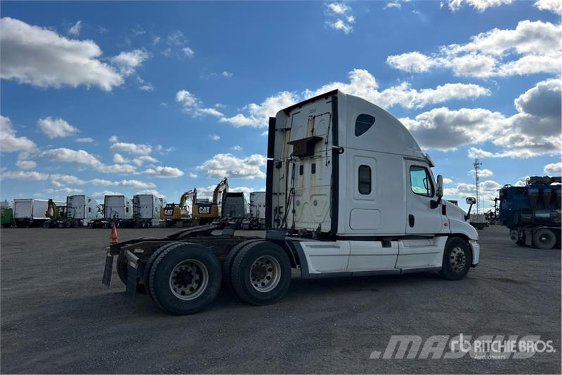 Freightliner Cascadia 125 6x2 T/A Sleeper Truck Tractor وحدات الجر