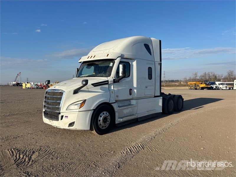 Freightliner Cascadia 126 6x4 T/A Sleeper Truck Tractor Седельные тягачи