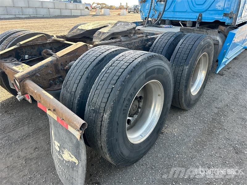 Freightliner Cascadia 125 6x4 T/A Sleeper Truck Tractor Tegljači