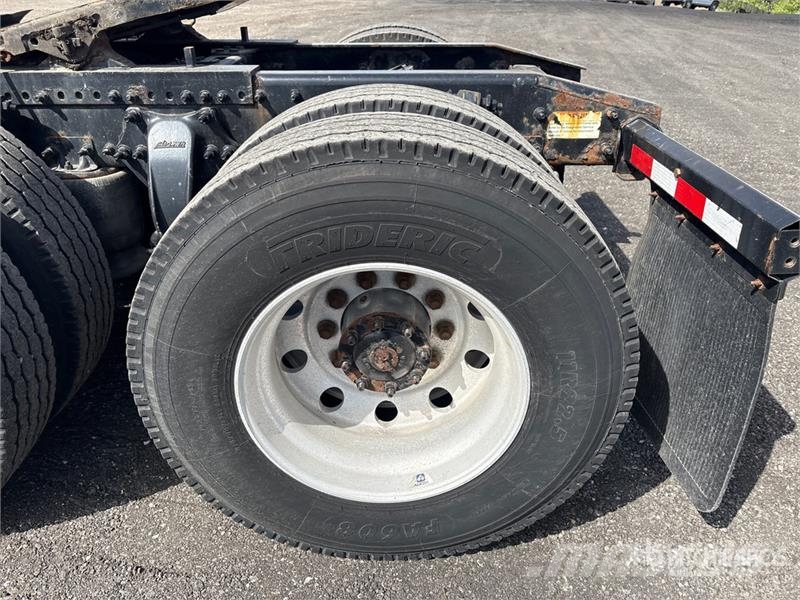 Freightliner Cascadia 125 6x4 Evolution T/A Sleeper Truck Tract Motrici e Trattori Stradali