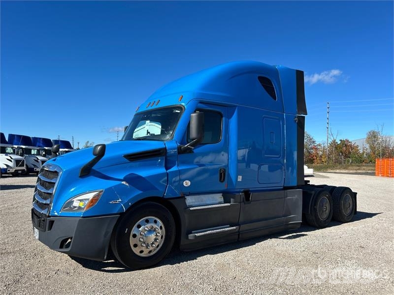 Freightliner Cascadia 126 6x4 T/A Sleeper Truck Tractor وحدات الجر
