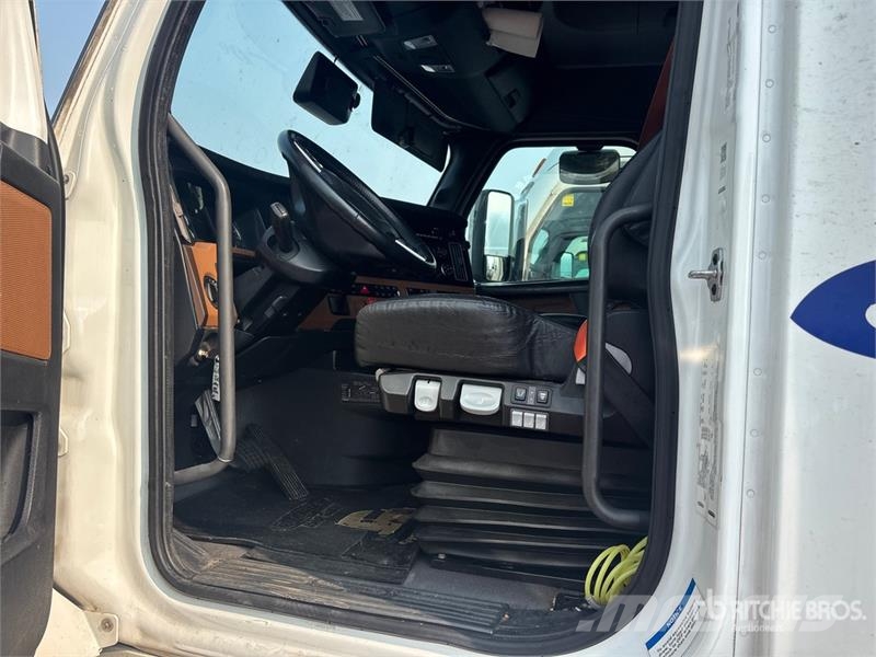 Freightliner Cascadia 126 Naudoti vilkikai