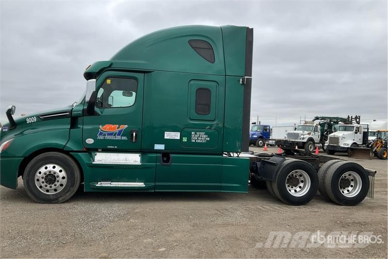 Freightliner Cascadia 126 6x4 T/A Sleeper Truck Tractor Motrici e Trattori Stradali