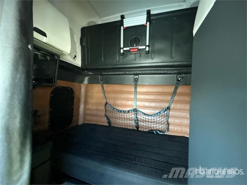 Freightliner Cascadia 126 وحدات الجر