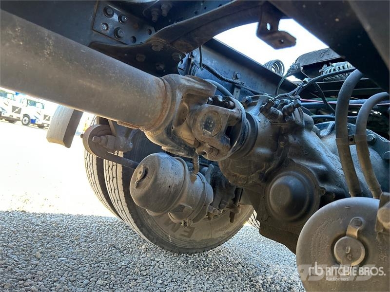 Freightliner Cascadia 126 6x4 T/A Sleeper Truck Tractor وحدات الجر