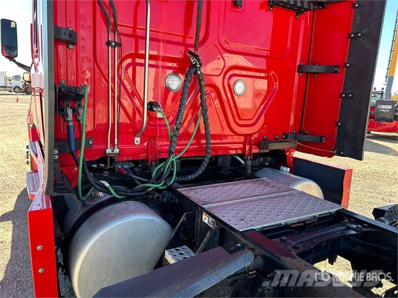 Freightliner Cascadia 126 وحدات الجر