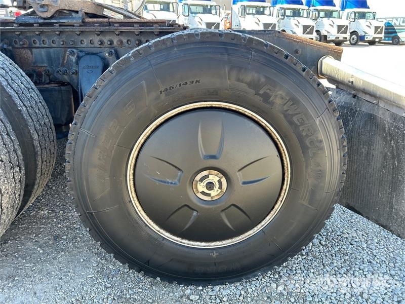 Freightliner Cascadia 126 وحدات الجر