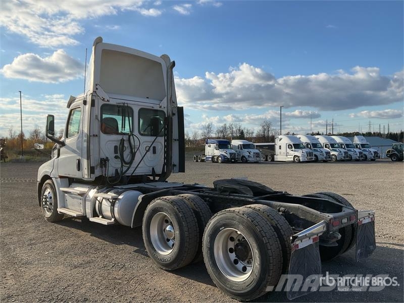 Freightliner Cascadia 126 وحدات الجر