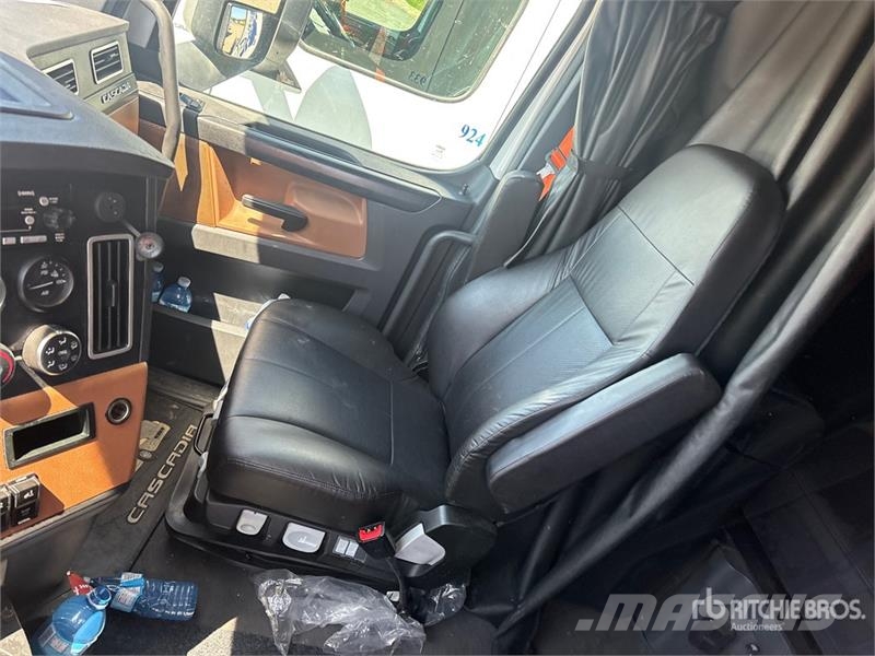 Freightliner Cascadia 126 Naudoti vilkikai