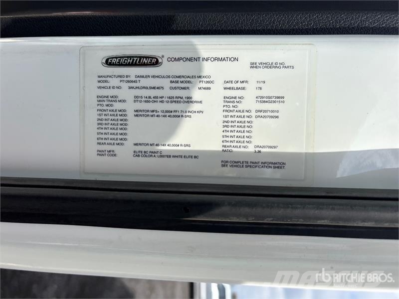 Freightliner Cascadia 126 Vetopöytäautot
