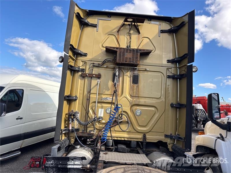Freightliner Cascadia 125 6x4 T/A Sleeper Truck Tractor Tracteur routier
