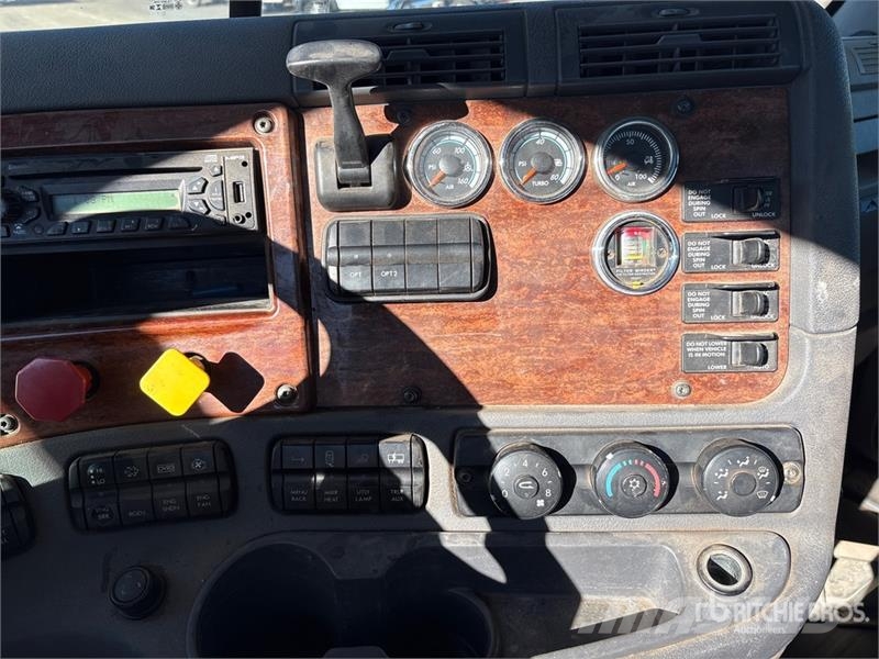 Freightliner Cascadia 125 وحدات الجر