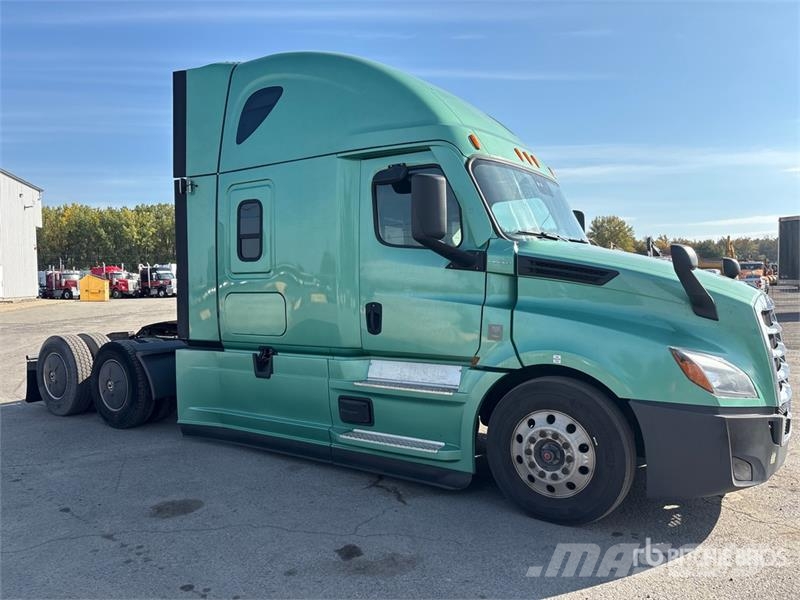 Freightliner Cascadia 126 T/A Sleeper Truck Tractor Sattelzugmaschinen