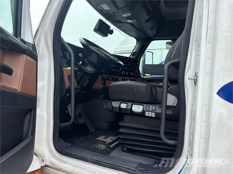 Freightliner Cascadia 126 Naudoti vilkikai