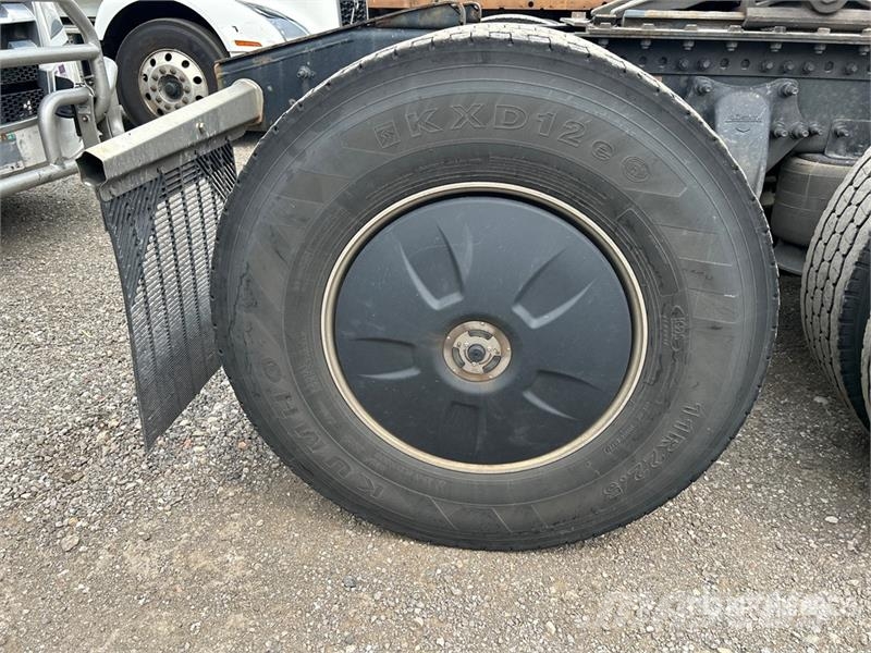 Freightliner Cascadia 126 Naudoti vilkikai
