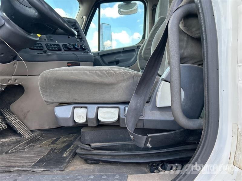Freightliner Cascadia 125 وحدات الجر