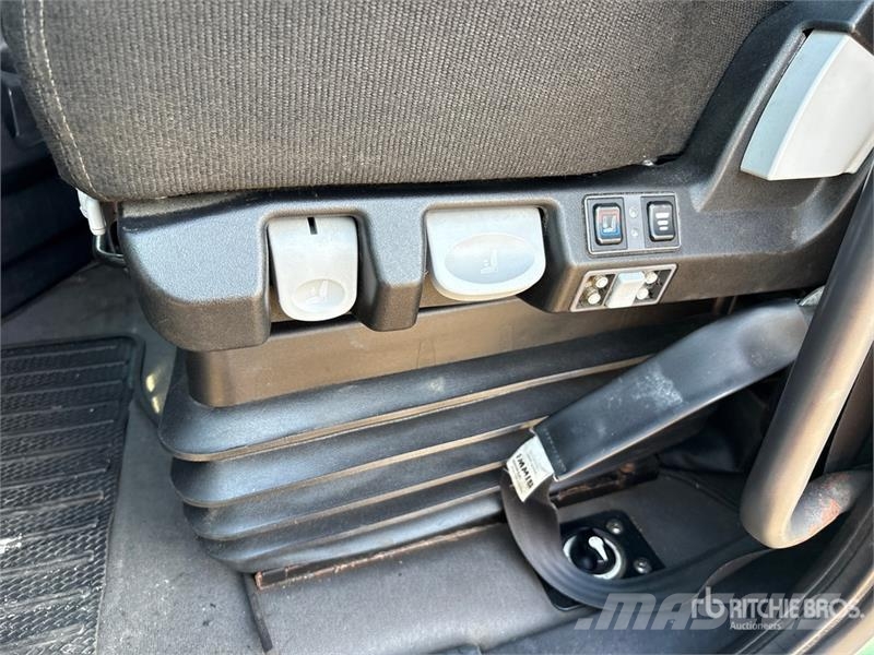 Freightliner Cascadia 126 T/A Sleeper Truck Tractor Sattelzugmaschinen