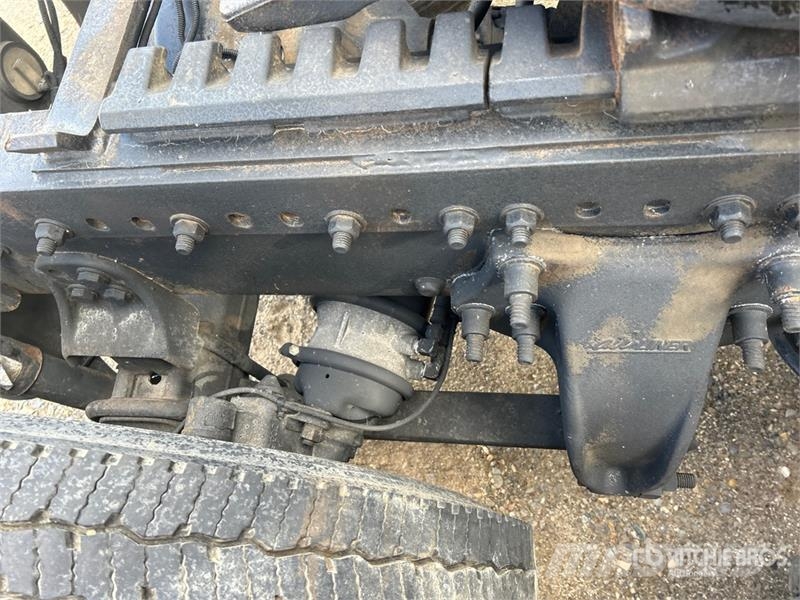 Freightliner Cascadia 125 6x4 T/A Sleeper Truck Tractor (Inoper Sattelzugmaschinen