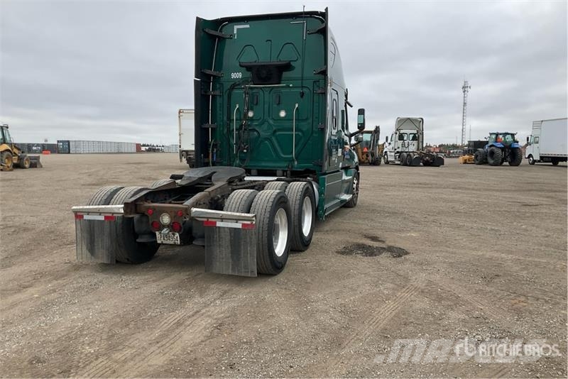 Freightliner Cascadia 126 6x4 T/A Sleeper Truck Tractor Motrici e Trattori Stradali