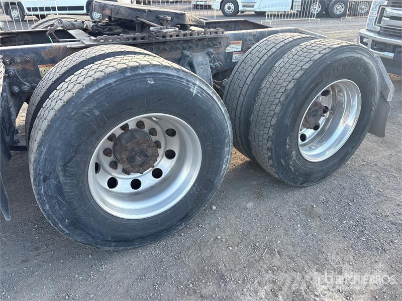 Freightliner Cascadia 126 Седельные тягачи