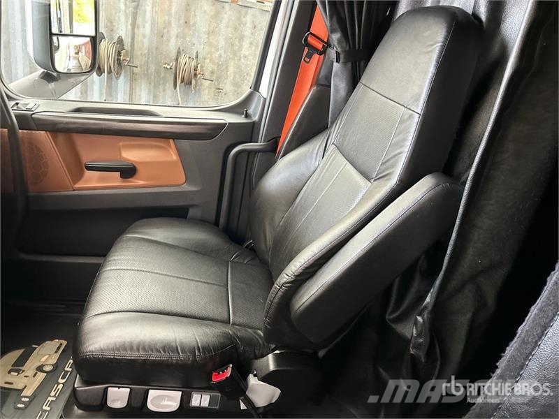 Freightliner Cascadia 126 Truck Tractor Units
