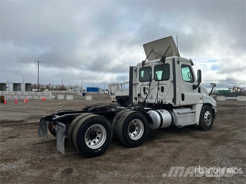 Freightliner Cascadia 125 Седельные тягачи