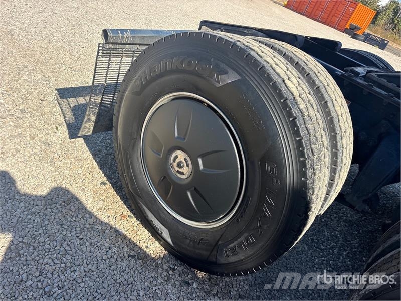 Freightliner Cascadia 126 Trekkers