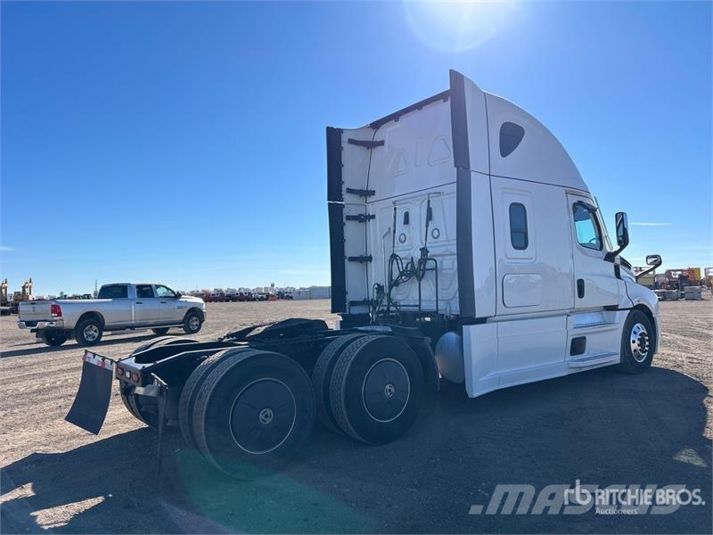 Freightliner Cascadia 126 وحدات الجر