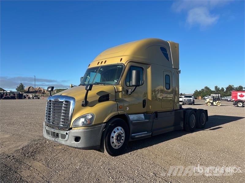 Freightliner Cascadia 113 Vetopöytäautot