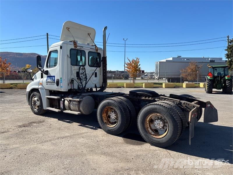 Freightliner Cascadia 125 وحدات الجر