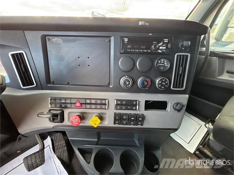 Freightliner Cascadia 126 Truck Tractor Units