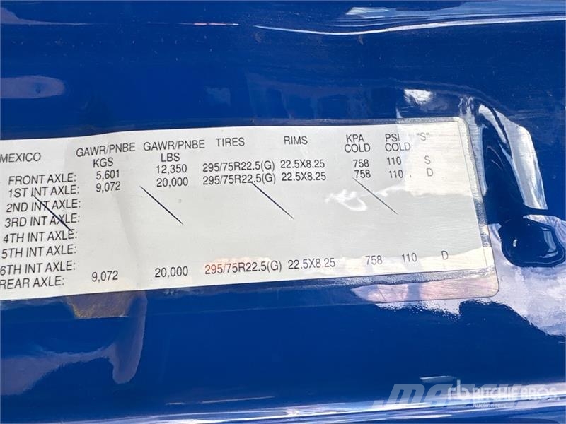 Freightliner Cascadia 125 6x4 Evolution T/A Sleeper Truck Tract Motrici e Trattori Stradali