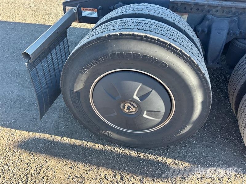 Freightliner Cascadia 126 وحدات الجر