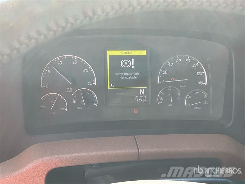 Freightliner Cascadia 126 6x4 T/A Sleeper Truck Tractor وحدات الجر