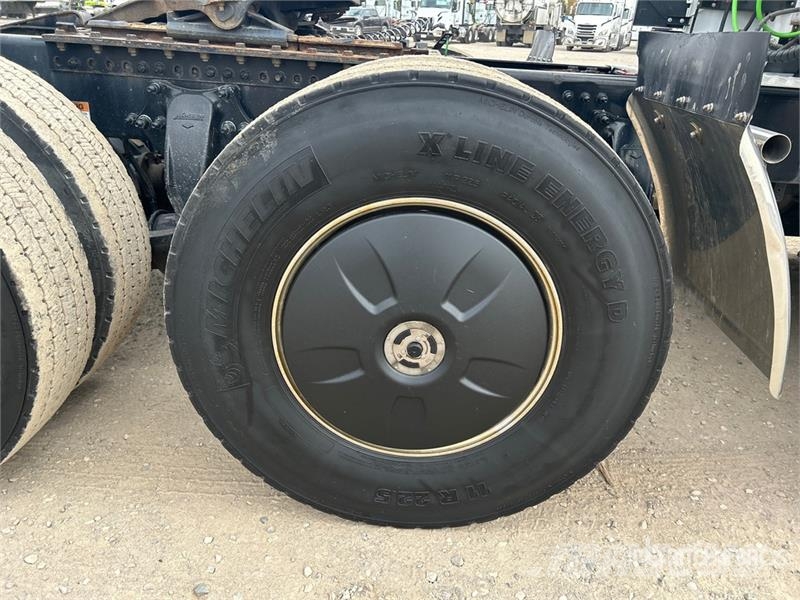 Freightliner Cascadia 126 وحدات الجر